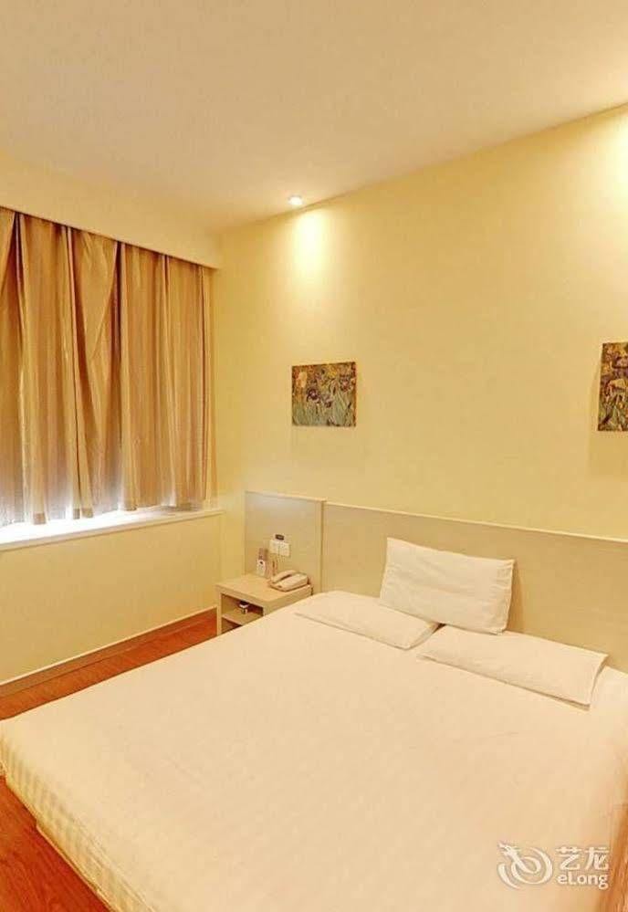 Hanting Express Shanghai Lujiazui Minsheng Road Exterior foto