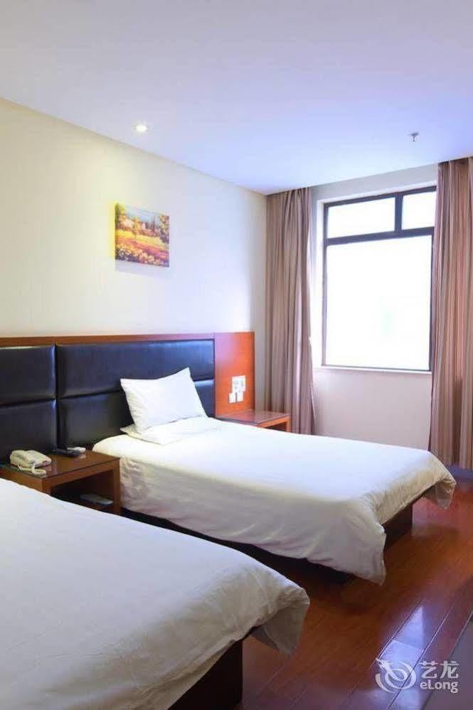 Hanting Express Shanghai Lujiazui Minsheng Road Exterior foto